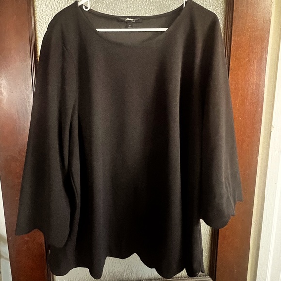 Eye Candy Boutique scalloped edge blouse - Picture 1 of 2